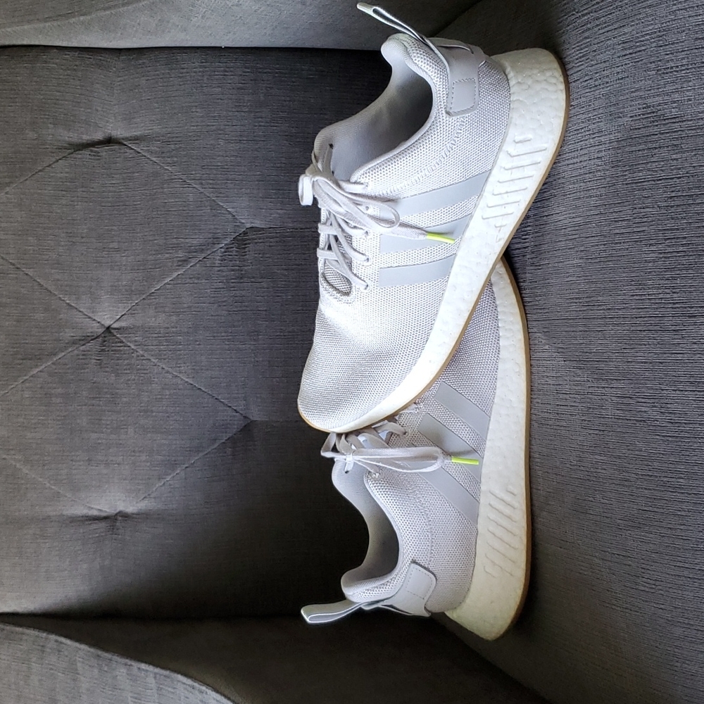 Adidas NMD R2